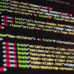 Código HTML en la pantalla de un editor de programación