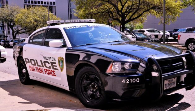 Patrulla de policía estacionada en una calle de Estados Unidos (imagen ilustrativa)