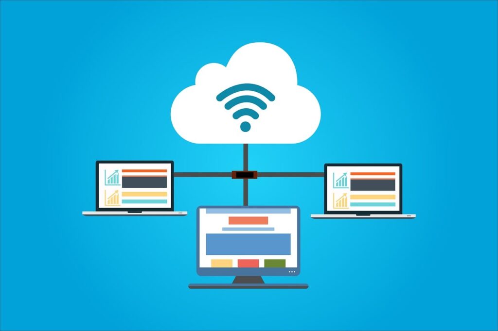 Ilustración de computación en la nube conectada a una computadora