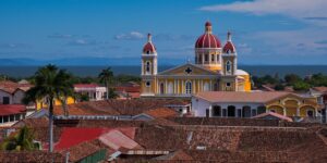 Vista panorámica de la catedral de Granada, Nicaragua, según su autor