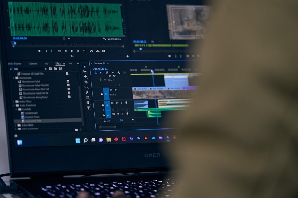 Programa de edición de video abierto en una computadora